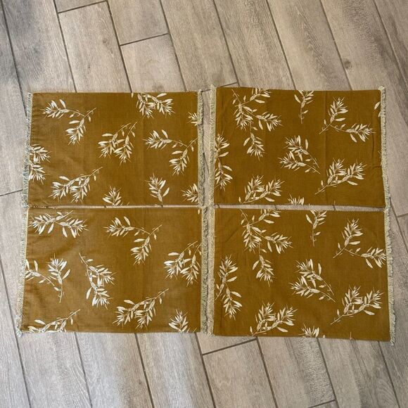 4 Tan & White Botanical Fabric Placemats - Picture 1 of 6